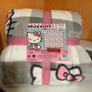 Hello kitty viral blanket